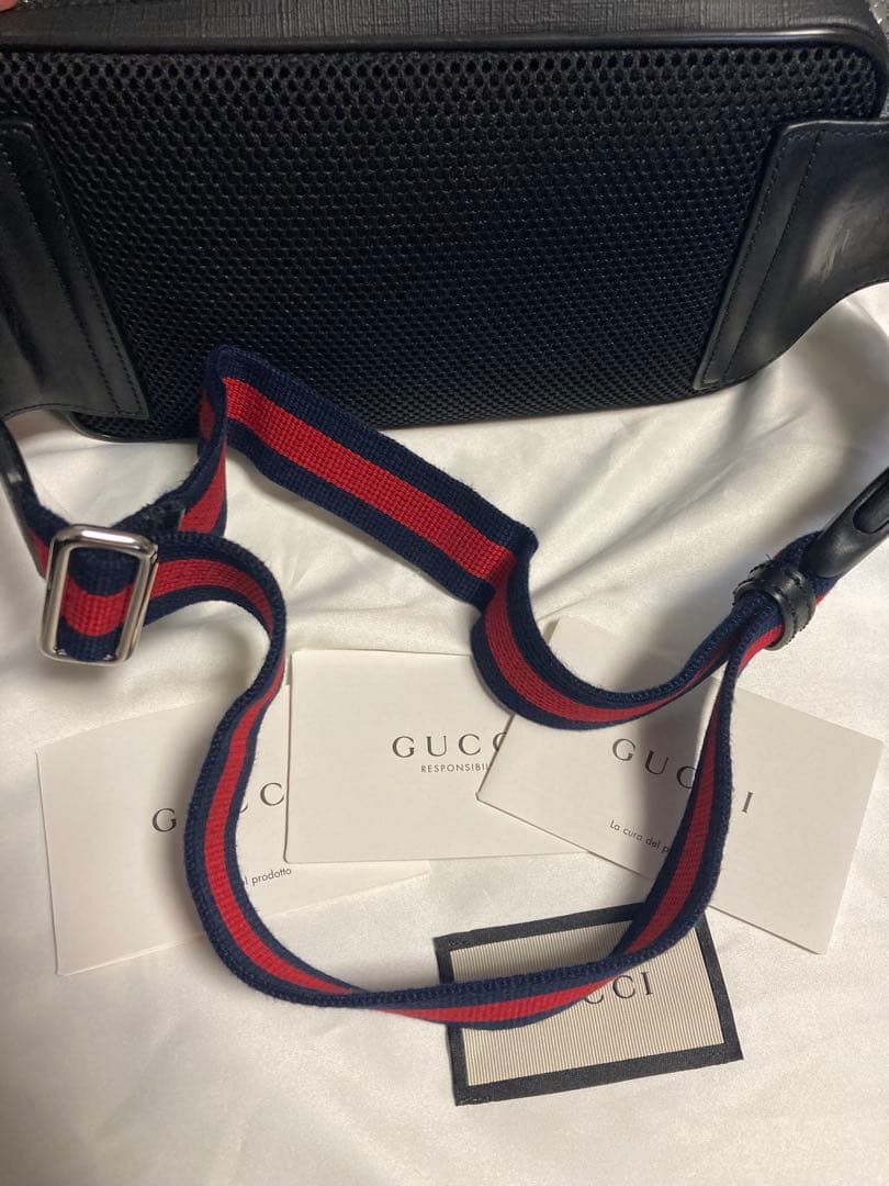 GUCCI グッチ GGスプリーム バッグ ボディバッグ ショルダーバッグ