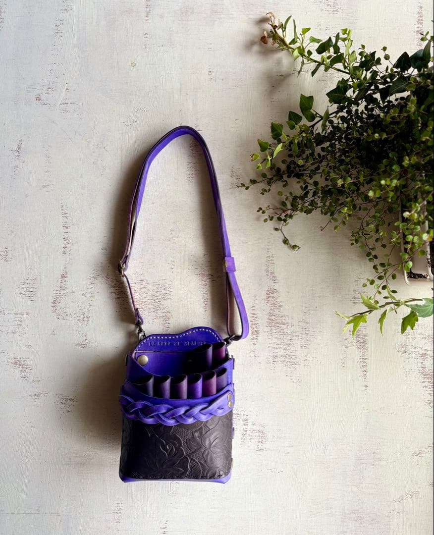 手染めブルーパープル、ローズ型押しの大容量シザーケース