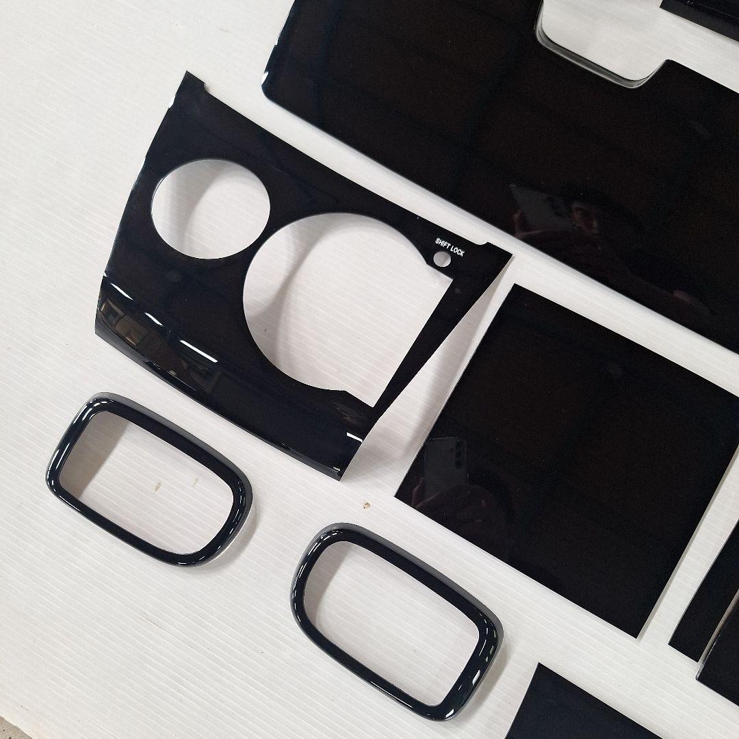 デリカ D5 ピアノブラックパネル15ｐ