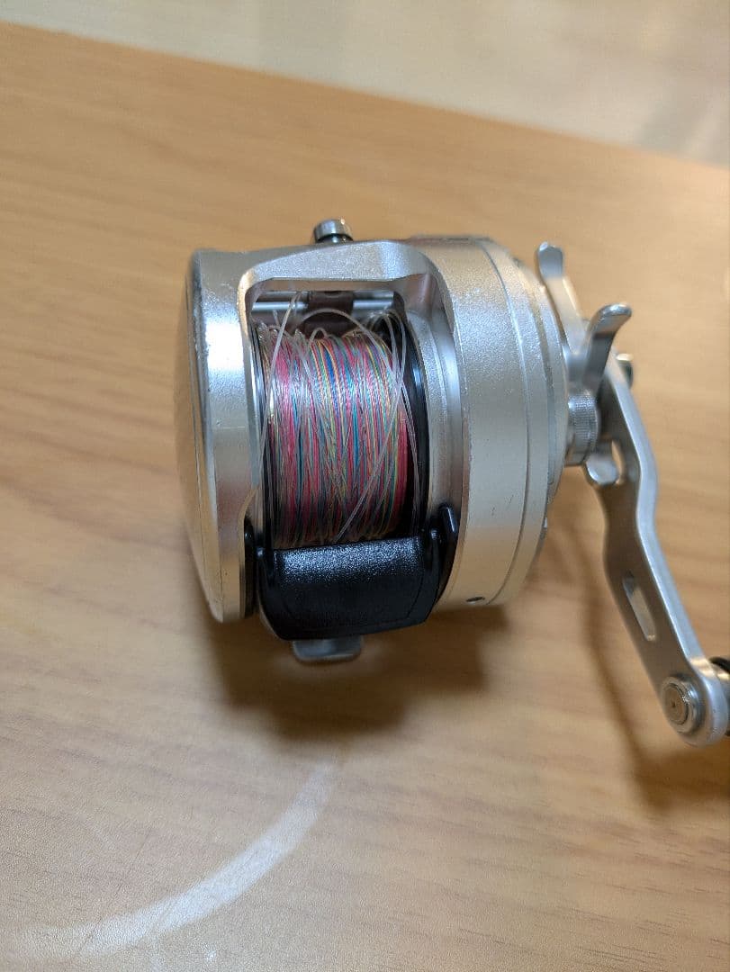 シマノ　オシアカルカッタ 300HG ベイトリール　右巻き