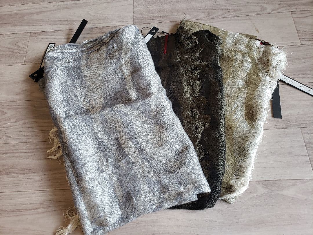 未使用　wjkカモ柄　カーキ　ベージュ　グレーストールです。