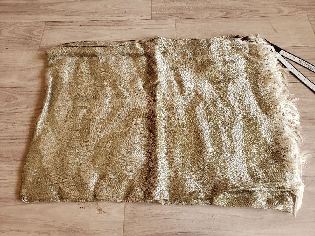 未使用　wjkカモ柄　カーキ　ベージュ　グレーストールです。