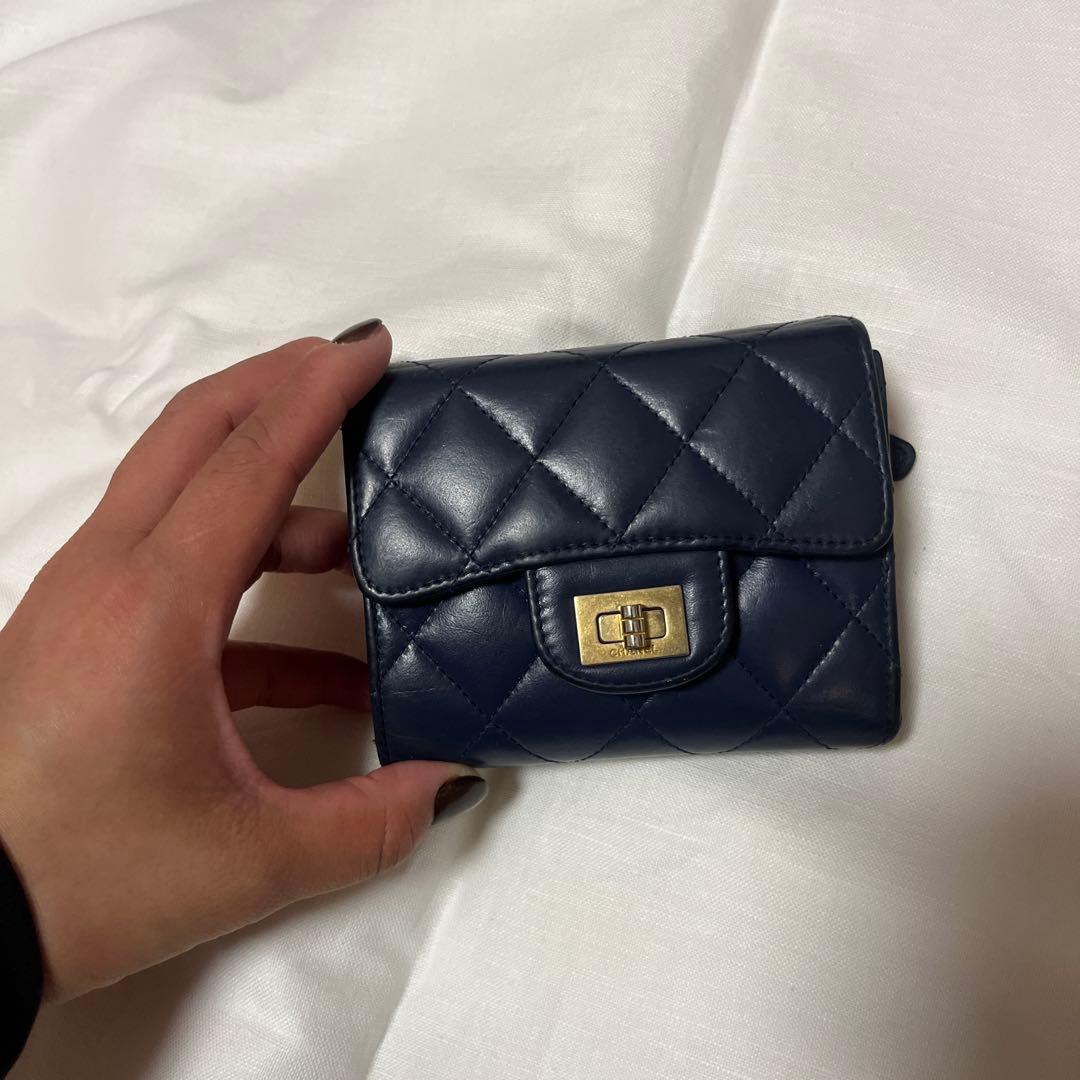 CHANEL ネイビー キルティング 二つ折り財布