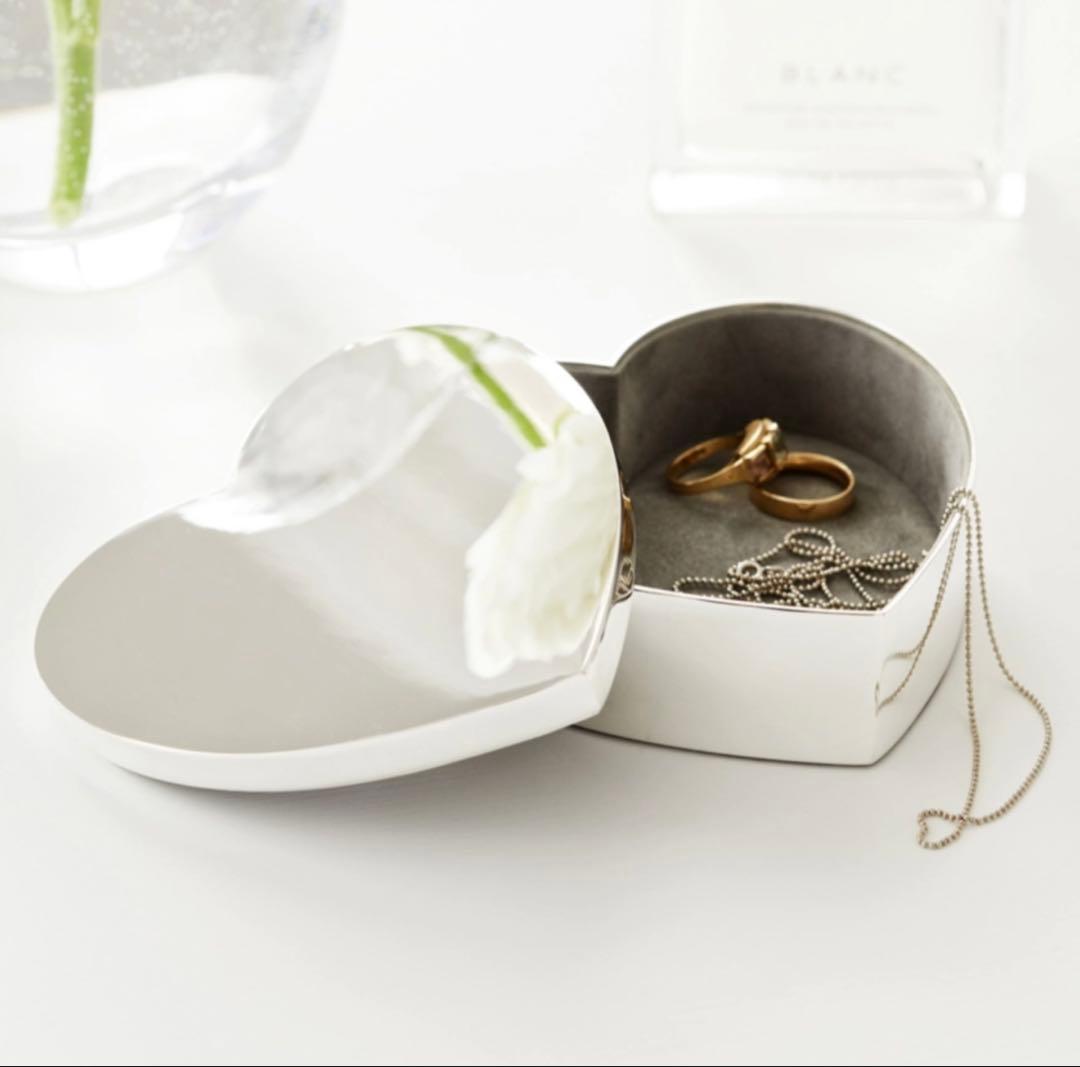 ＜新品＞ハート型 シルバージュエリーボックス／ギフトにもおすすめ