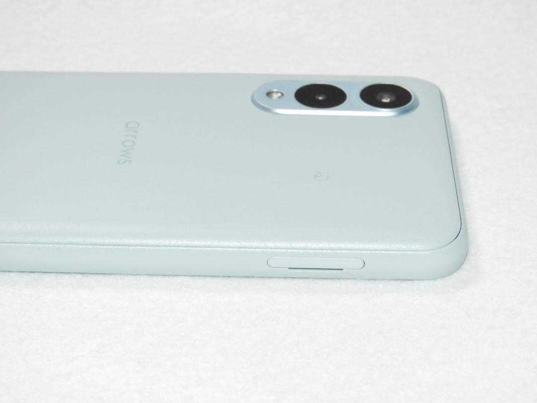 美品 FCNT arrows We2 ライトブルー FCG02 SIMフリー