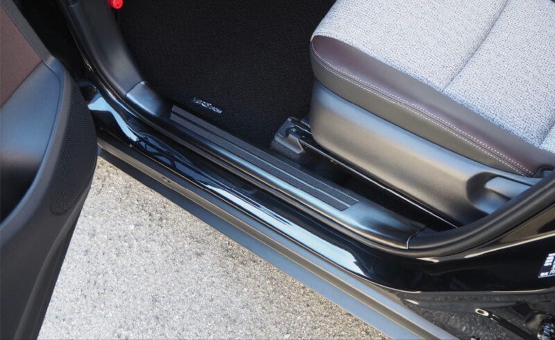 ⭐️新品 ヤリスクロス サムライプロデュース 内側スカッフプレート