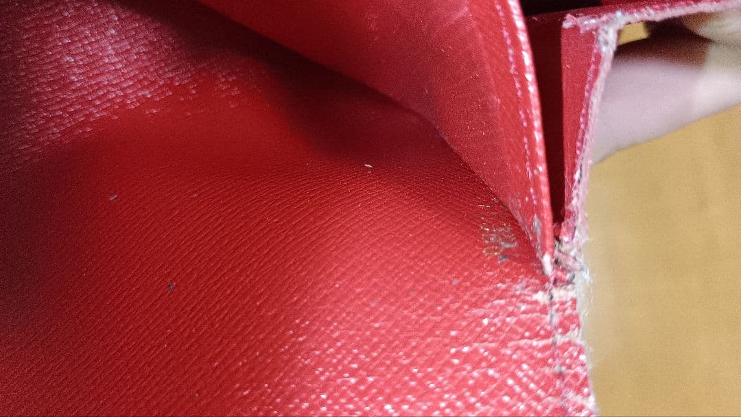 LOUISVUITTON　二つ折り財布　草間弥生　コラボ　サラ　限定品　シリ有