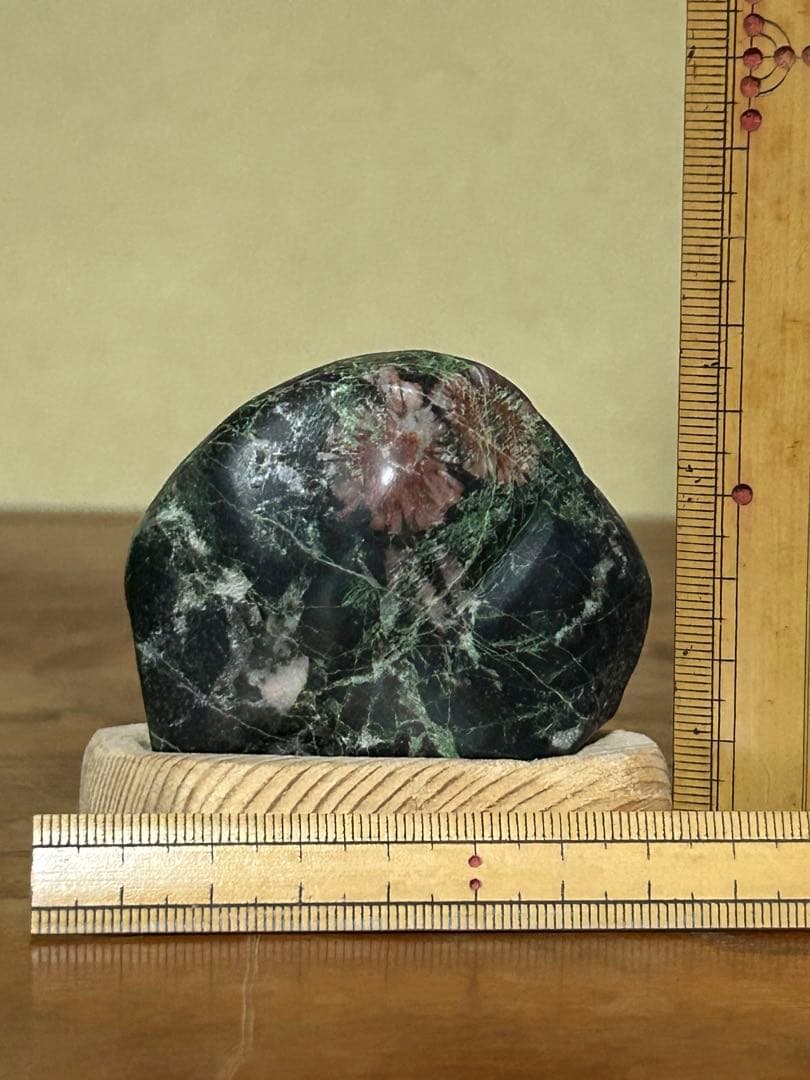 菊花石 赤花　菊紋石 根尾菊花石 飾石 天然石水石 鑑賞石 自然石 原石 鈜物