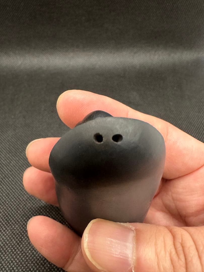 天然の黒い瑪瑙石 達磨　金銭　貔 のお守り　置き物　142g