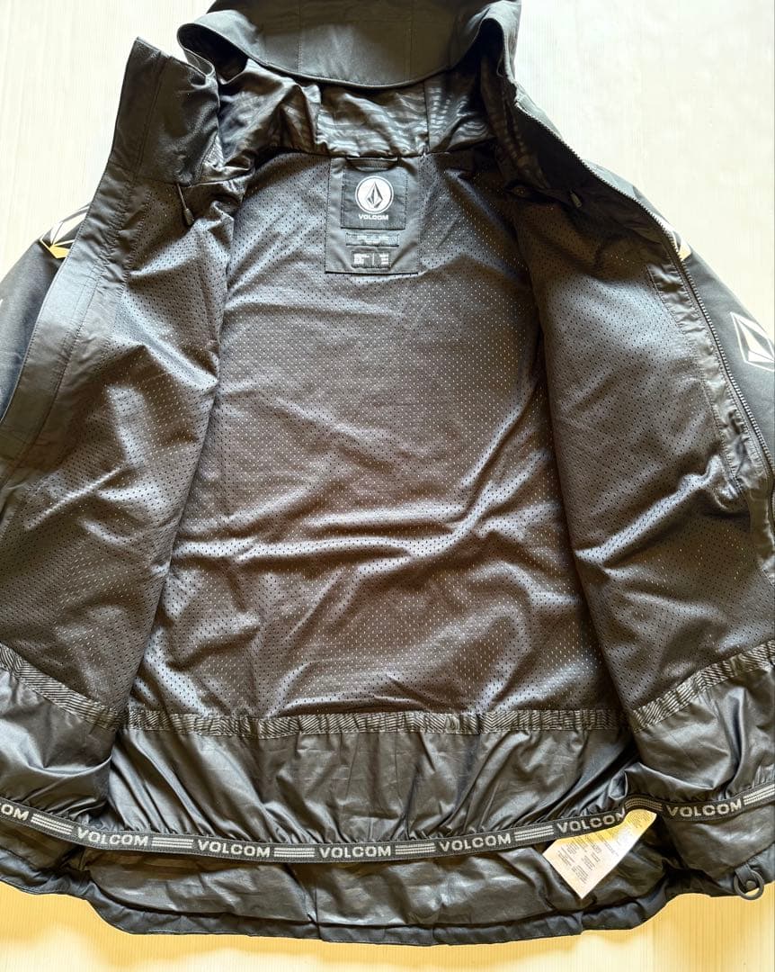 VOLCOM スノーボードウェア マウンテンパーカー 黒 M