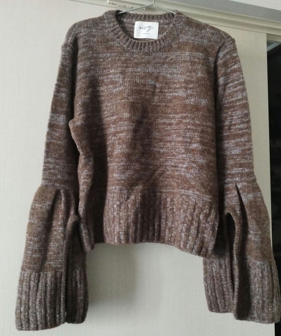 【mo】Waltz AKIRA NAKA フレアスリーブニット