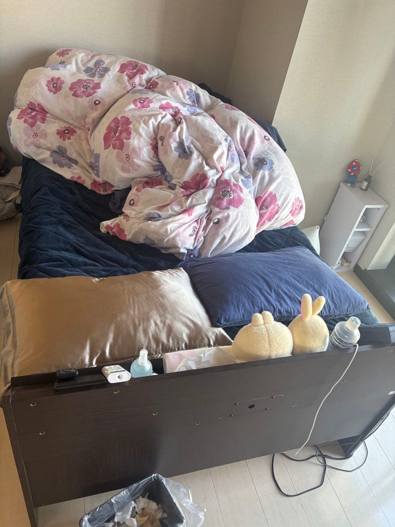 セミダブルサイズ 花柄布団 ベッド