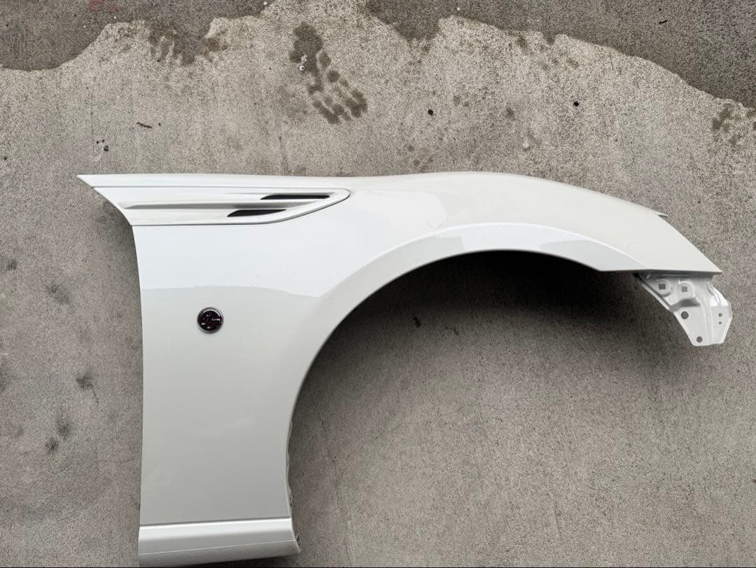 86後期純正フロントフェンダー　(右)