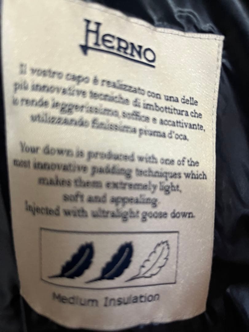 HERNO ブラック ショートダウンジャケット