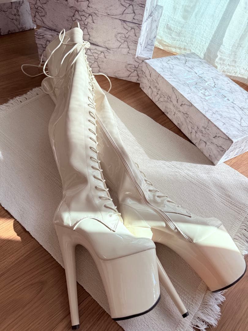 HELLA HEELS THIGH HIGH ポールダンス