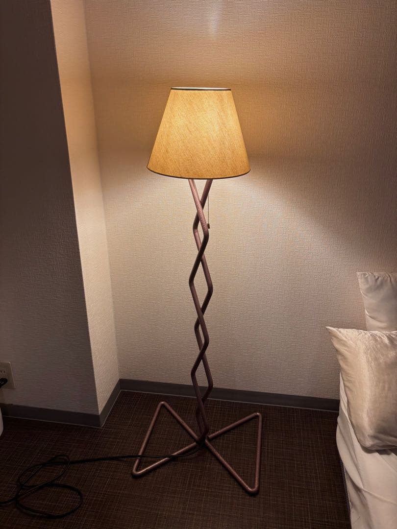 スタンドライト　間接照明　変形　個性的　デザイン　うねうね　ヴィンテージ　希少