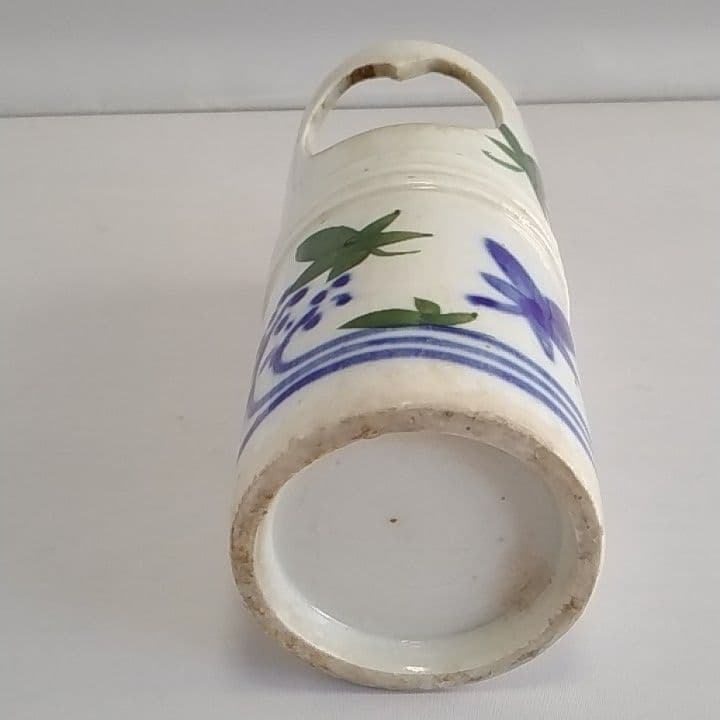 古い掛け花入れ