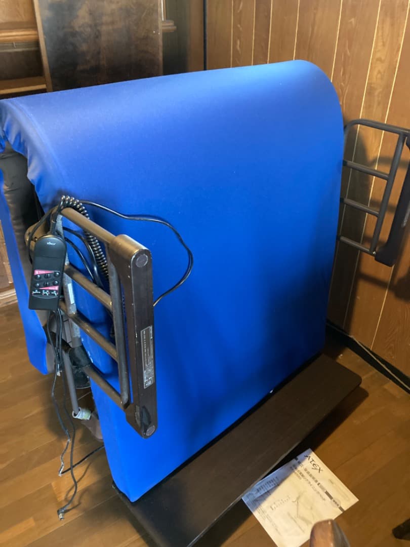 らい様　ATEX AX-BE580 折りたたみ式　リクライニング　介護用　ベッド