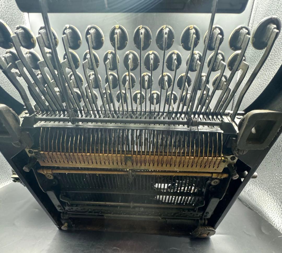 720アンティークタイプライター　アイアンタイプライター