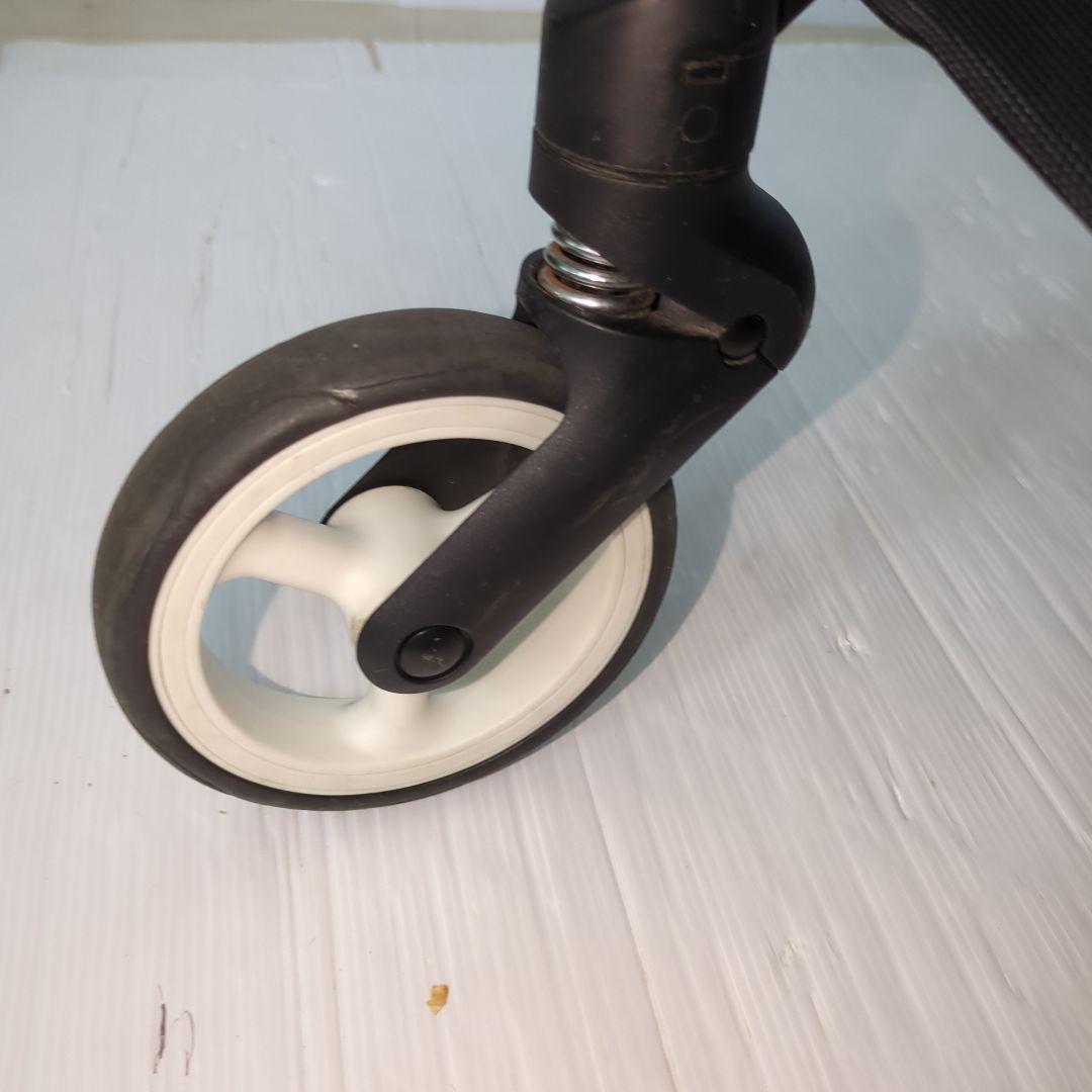 サイベックス リベル クラシックベージュ　cybex