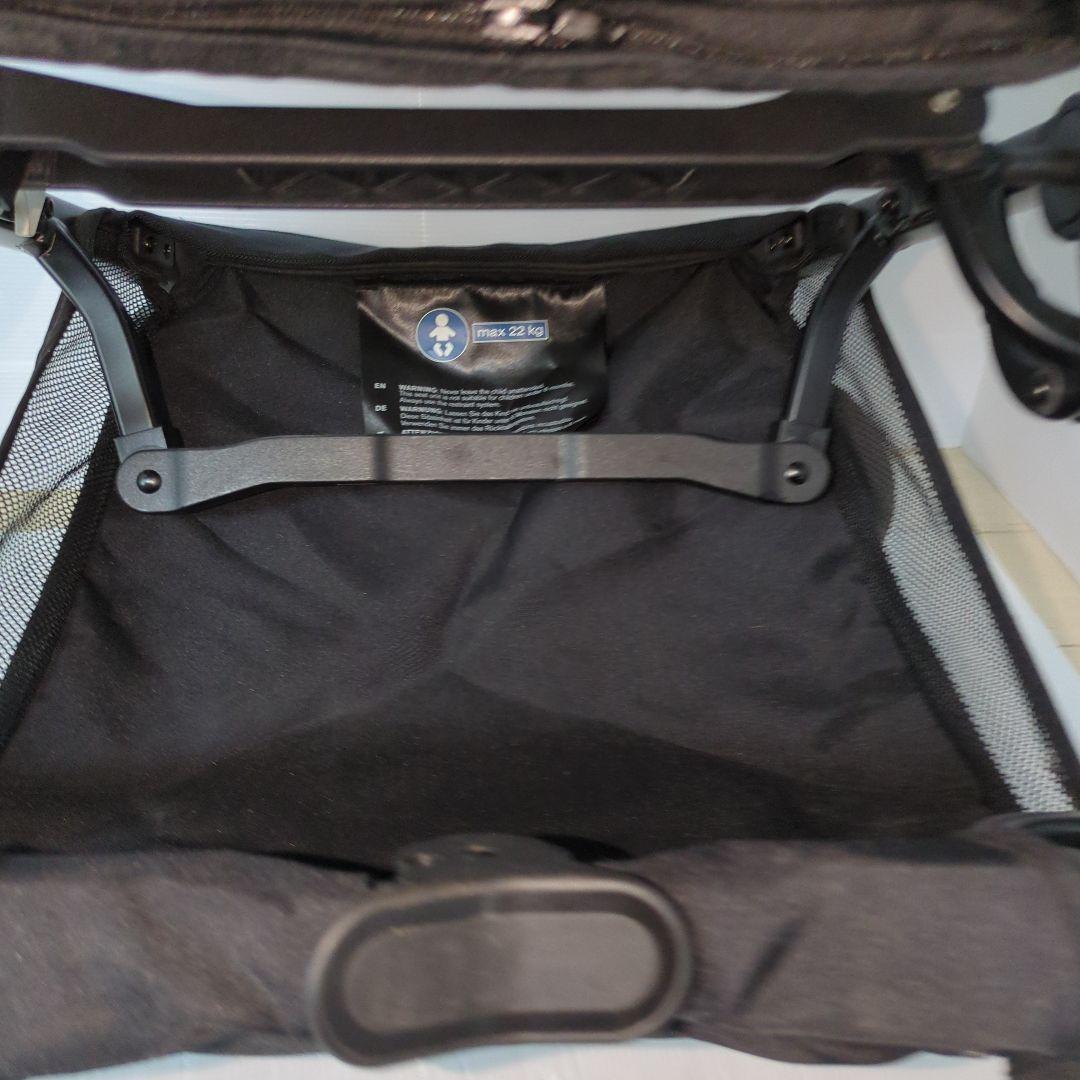 サイベックス リベル クラシックベージュ　cybex