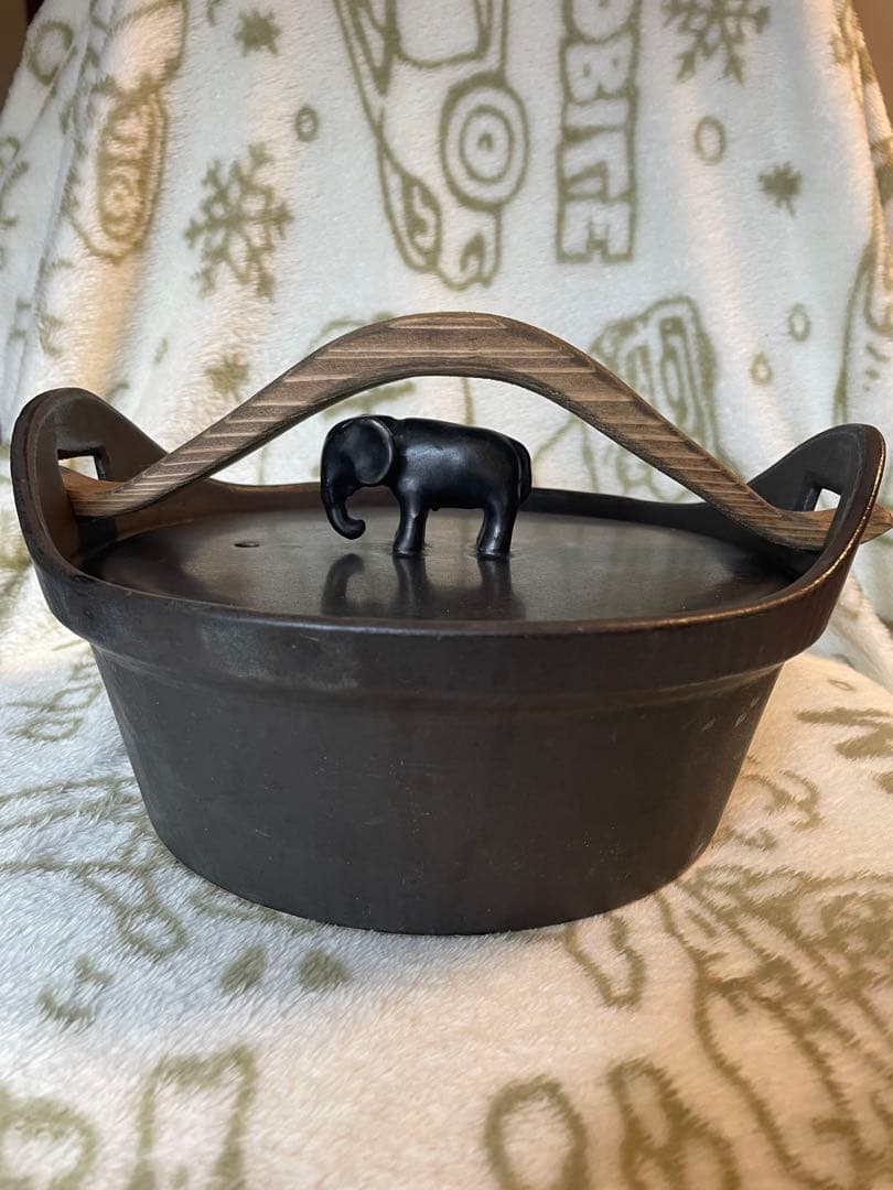 【瀬戸物】珍しいぞうさん鍋(25cm)