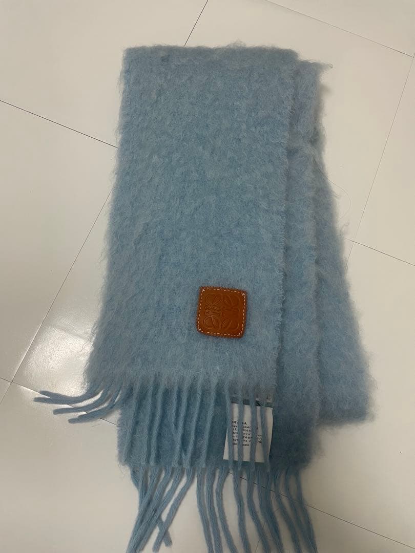 美品 LOEWE ライトブルー マフラー