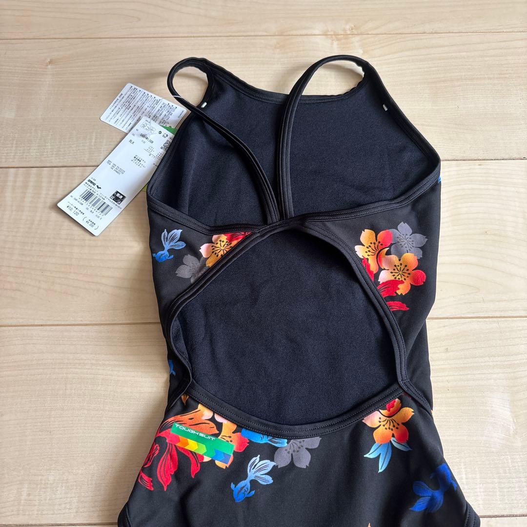 新品タグ付き　アリーナ競泳水着　S 可愛い金魚柄