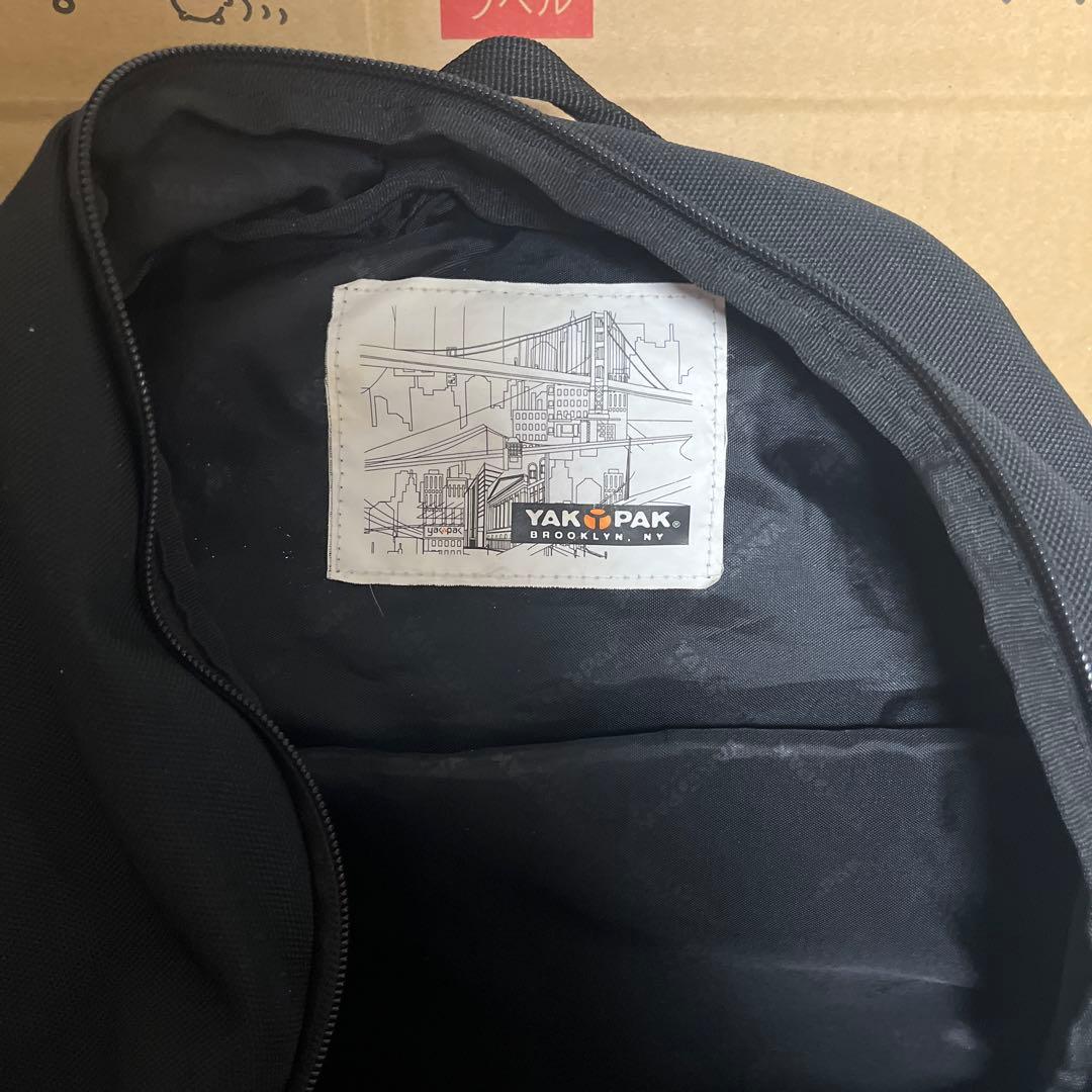 自分ツッコミくまYAKPAK ブラックリュック