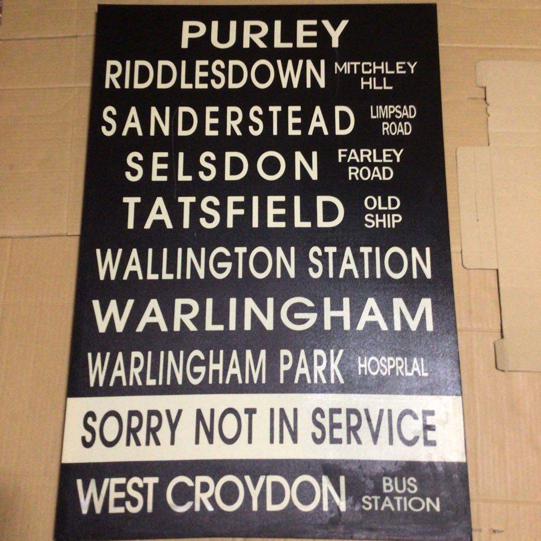 バス停 行き先表示板 木製 黒白　イギリス ロンドン インテリア