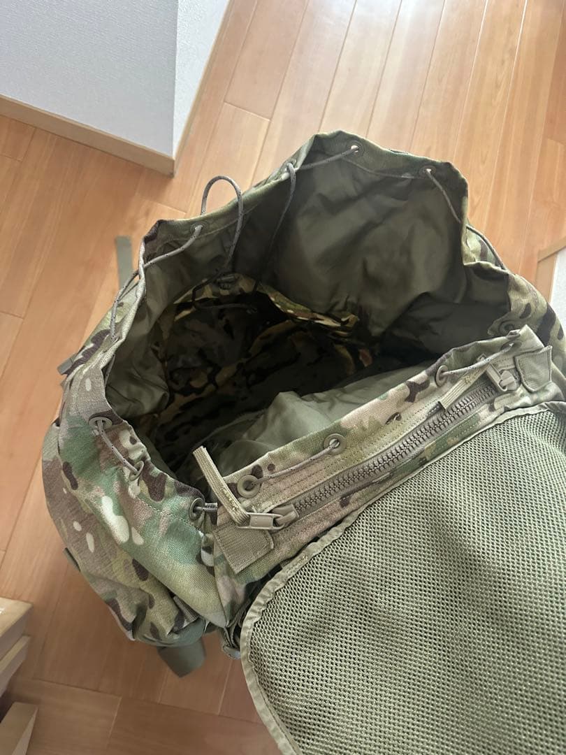 US米軍　MOLLE Rucksack 迷彩バックパック