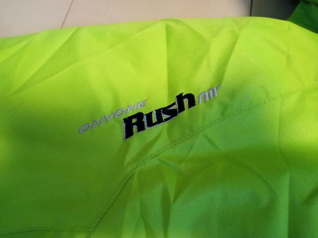 ほぼ新品【上下セット】ONYONE　RUSH air スキー スノボー ウェア
