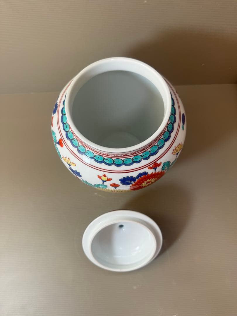 2901 其泉作　復刻柿右衛門　岩菊文蓋付壺　未使用