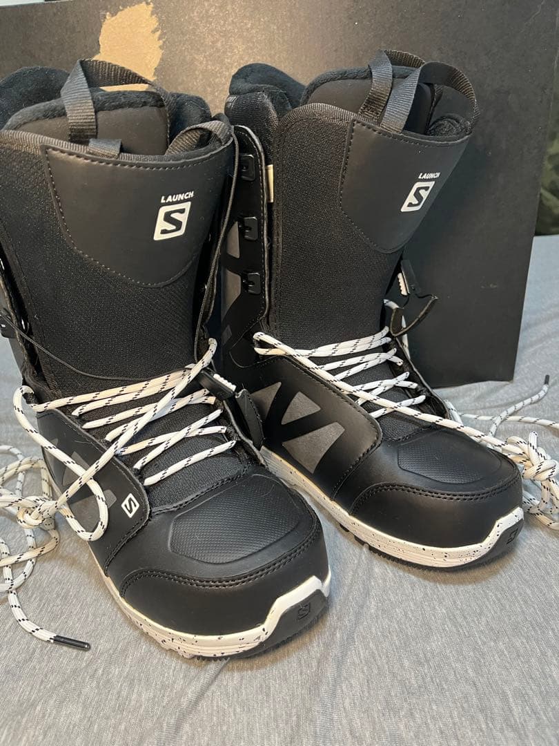 Salomonスノーボードブーツ ブラック/ホワイト