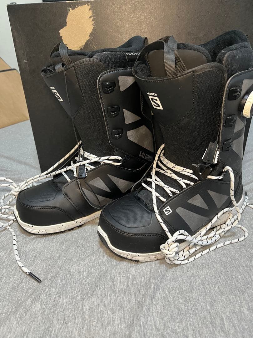 Salomonスノーボードブーツ ブラック/ホワイト