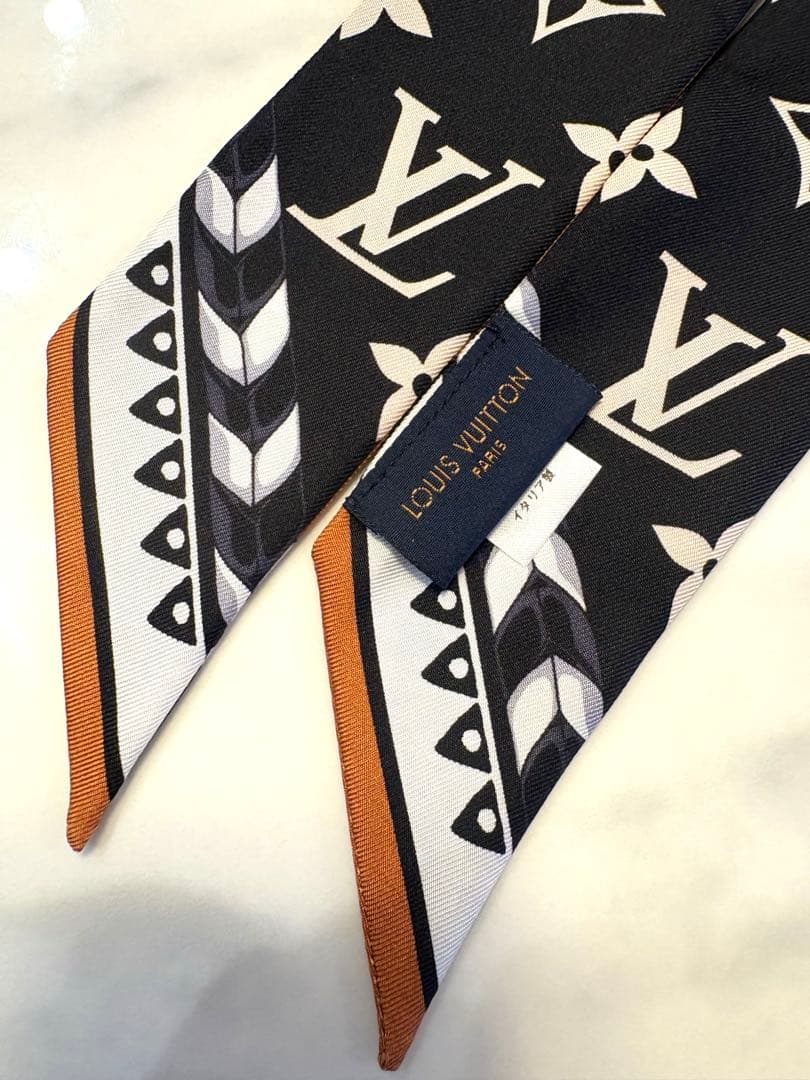 ルイヴィトン　モノグラム　バンドー　保存袋とショッパー付き