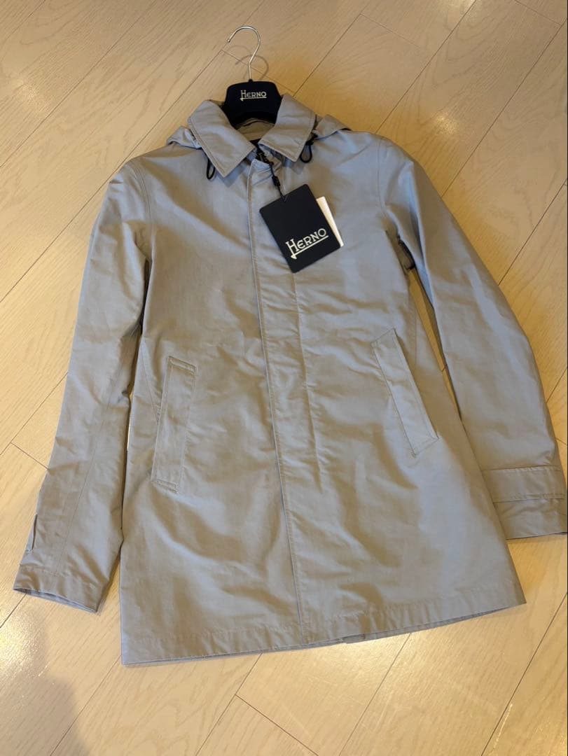 Herno ライトグレー フード付きトレンチコート