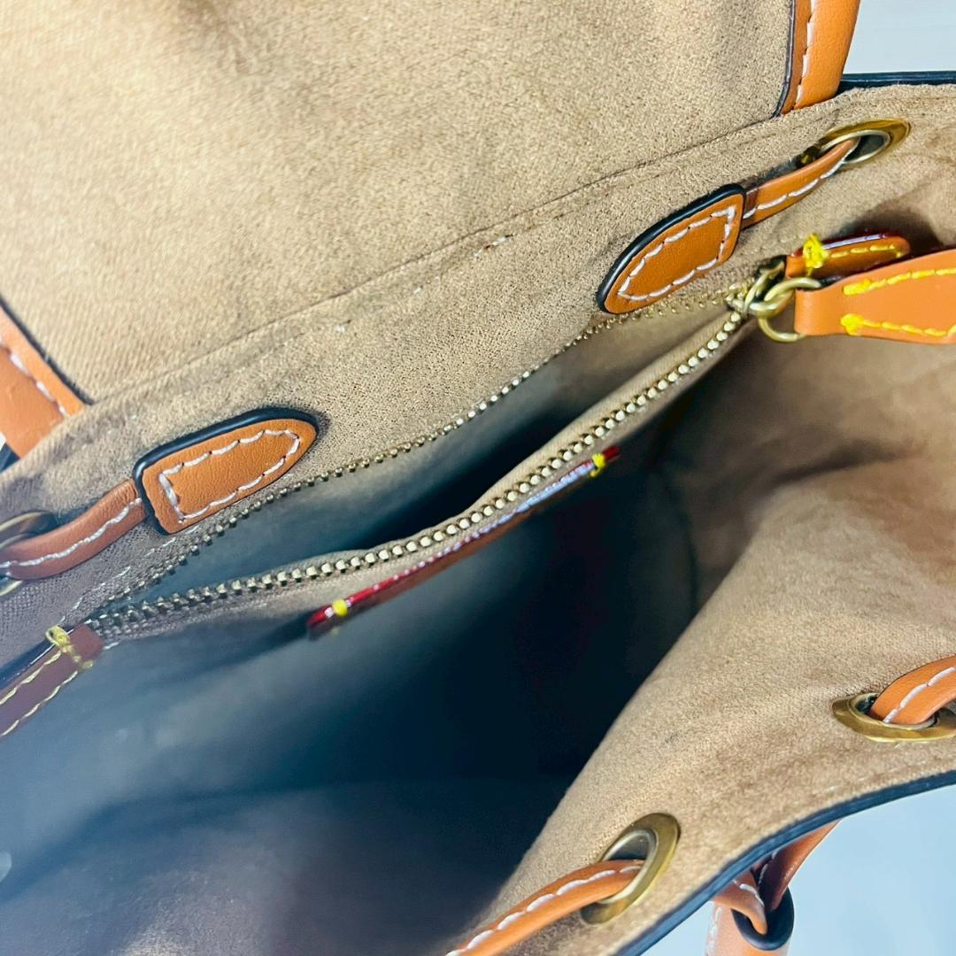 【新品 未使用】COACH ロゴ入りリュック バックパック 茶 白 コーチ