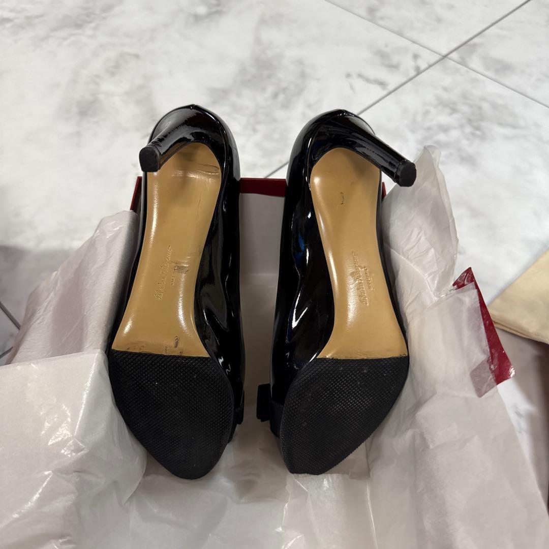 Salvatore Ferragamo ブラックハイヒール