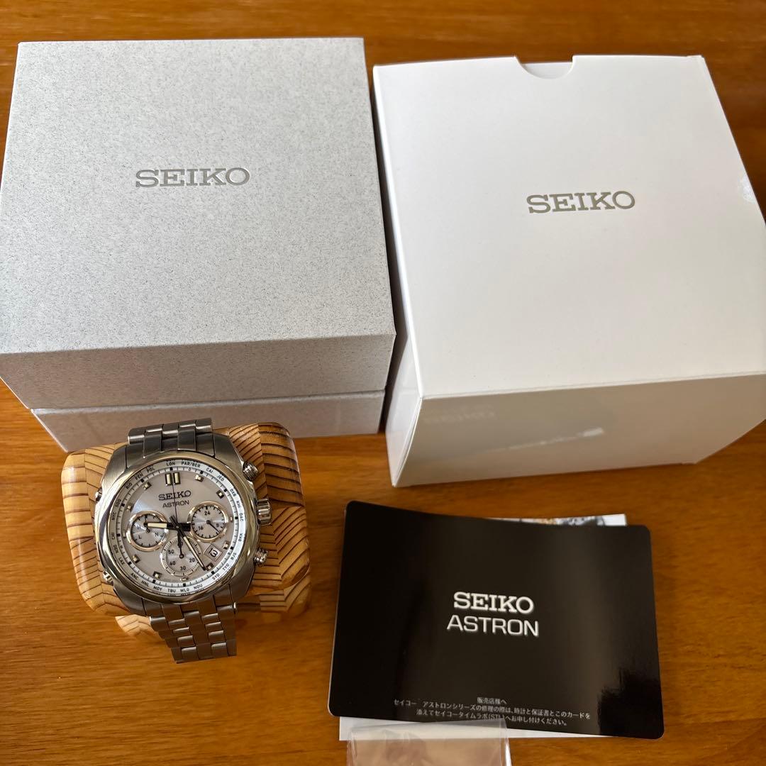 SEIKO Astron クロノグラフ 時計