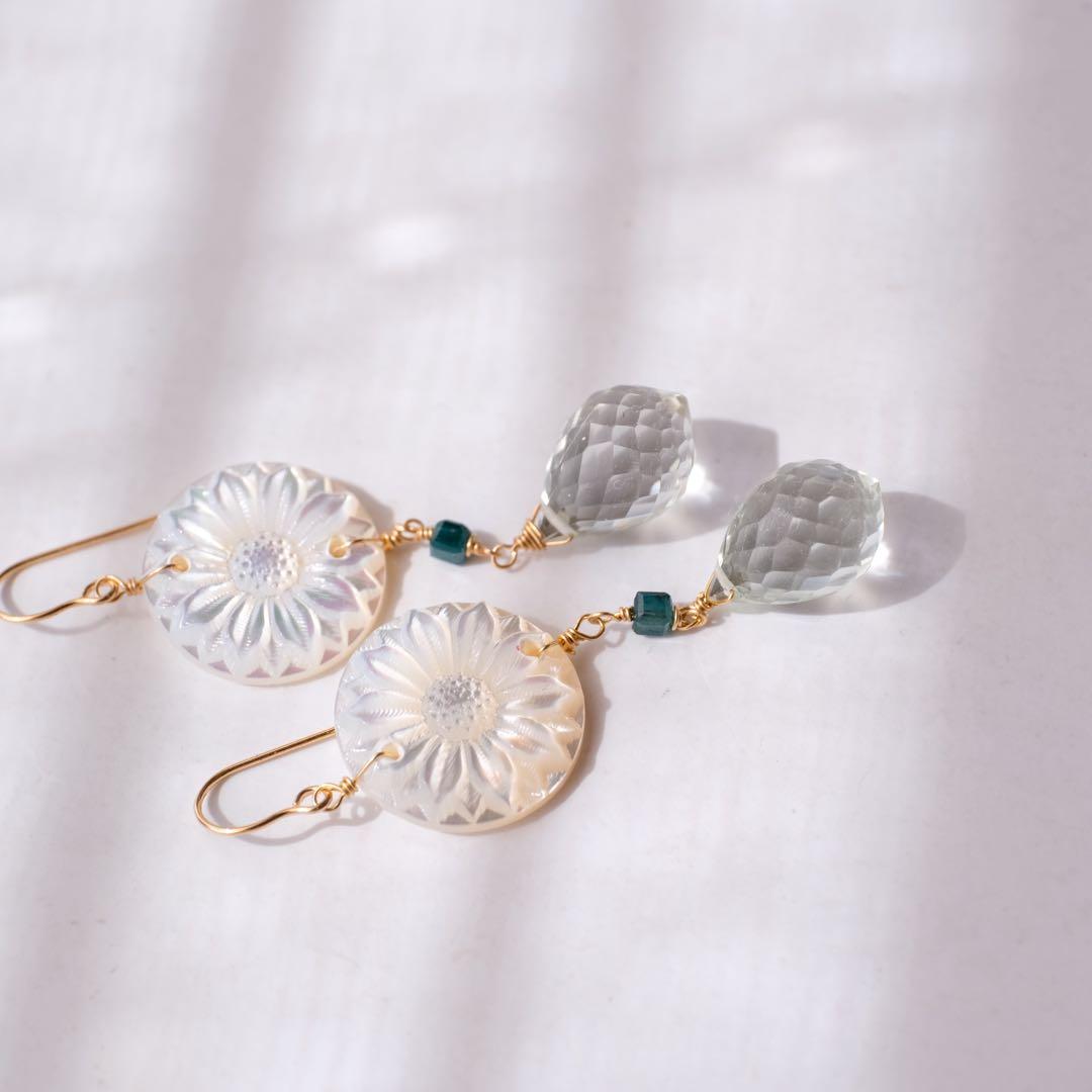 Q's B ♦︎14kgfsunflowerカービングピアス/イヤリング