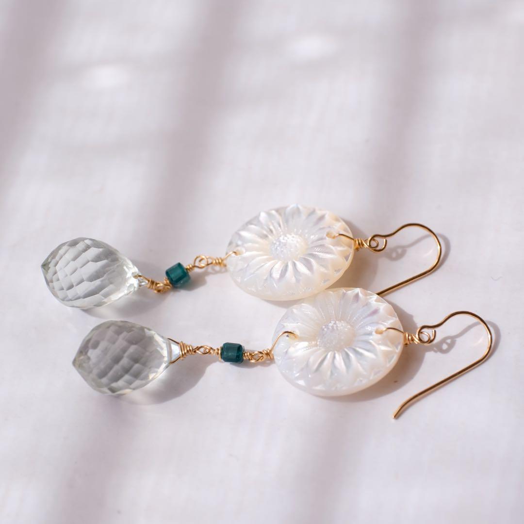 Q's B ♦︎14kgfsunflowerカービングピアス/イヤリング