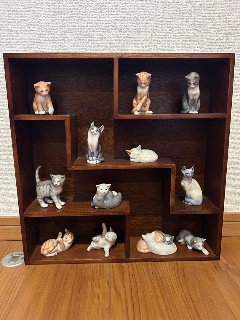 ロイヤルコペンハーゲン猫12ミニキャットコレクションフィギアひな祭りネコの日レア