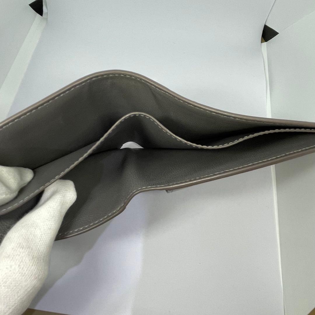 ♡良品 BALENCIAGA 二つ折り 財布　BB ロゴ　エンボス モノグラム