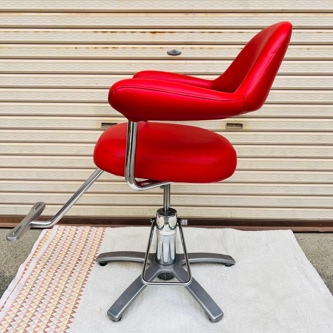 【希少】タカラベルモント製 バーバーチェア　理容椅子　モダンな赤