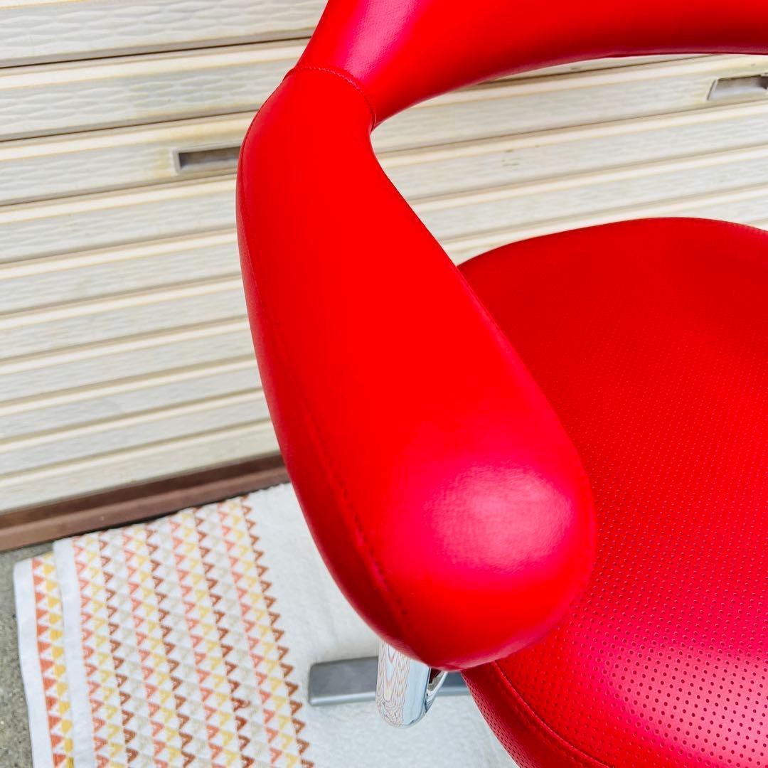 【希少】タカラベルモント製 バーバーチェア　理容椅子　モダンな赤