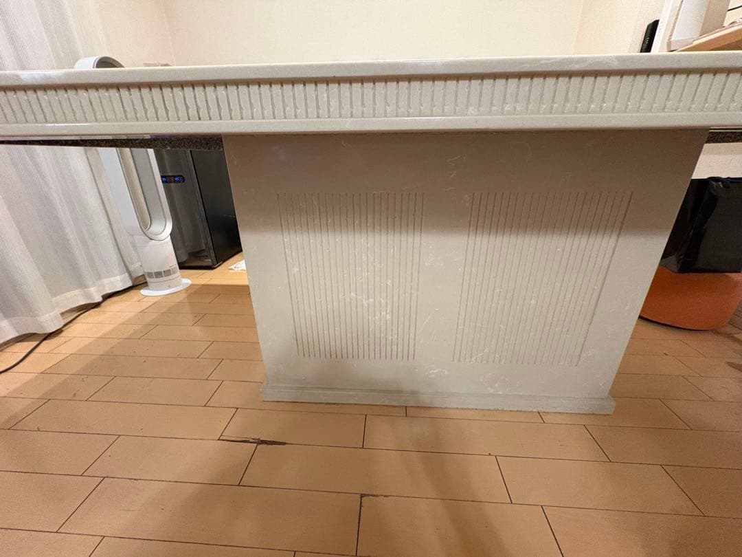 ダイニングテーブル　天然大理石ダイニングテーブル