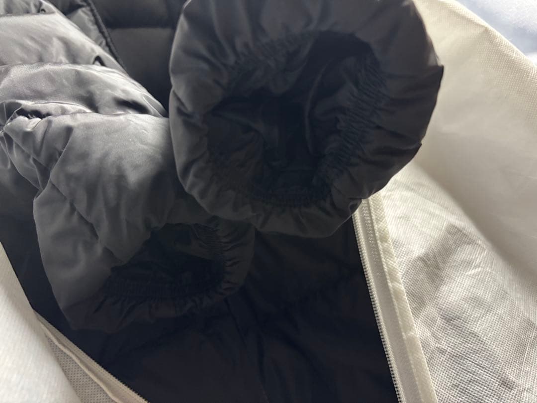 モンクレールダウンAvocette 日本橋三越モンクレールで購入　ハンガーと袋付