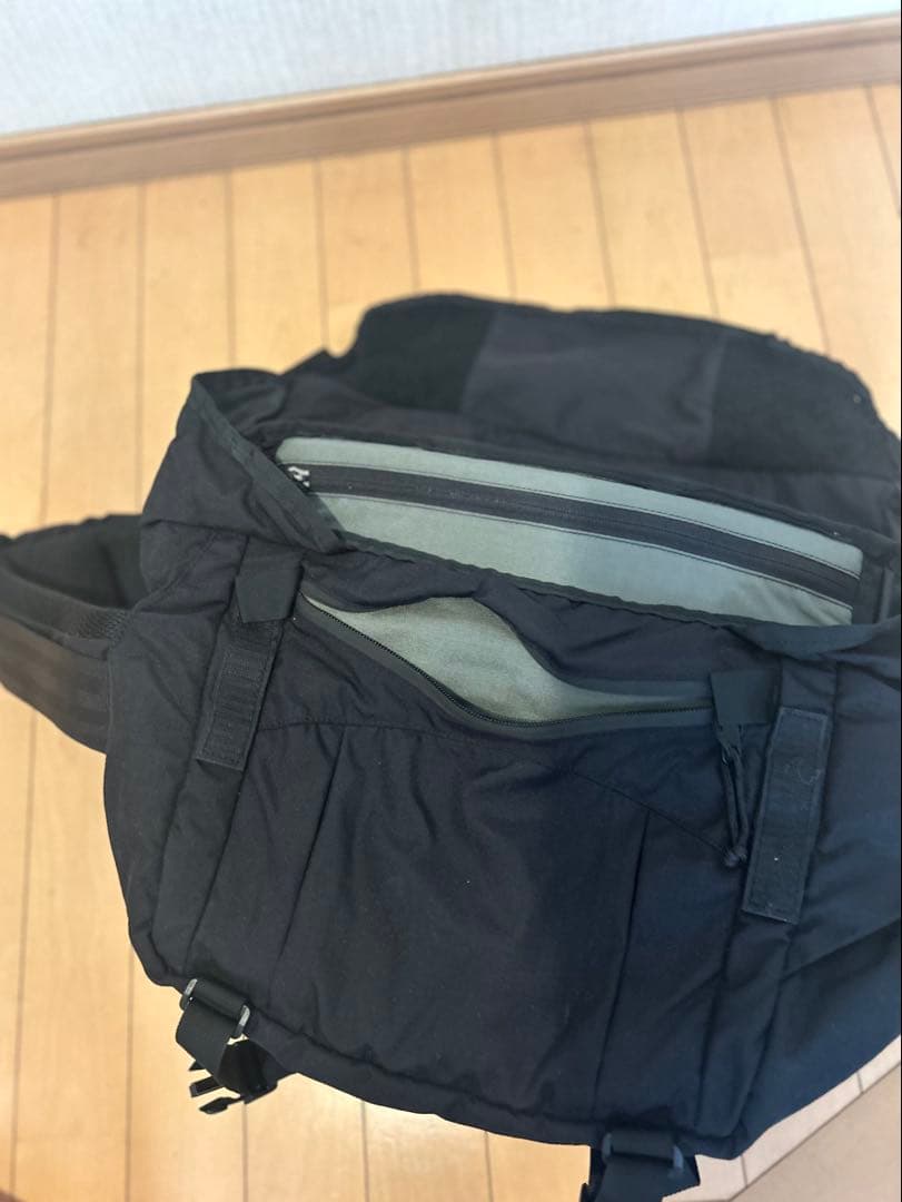 MYSTERY RANCH メッセンジャーバッグ ブラック(廃盤)