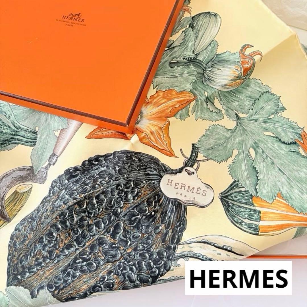 HERMES エルメス　シルクスカーフ カレ90 カボチャとコロシント